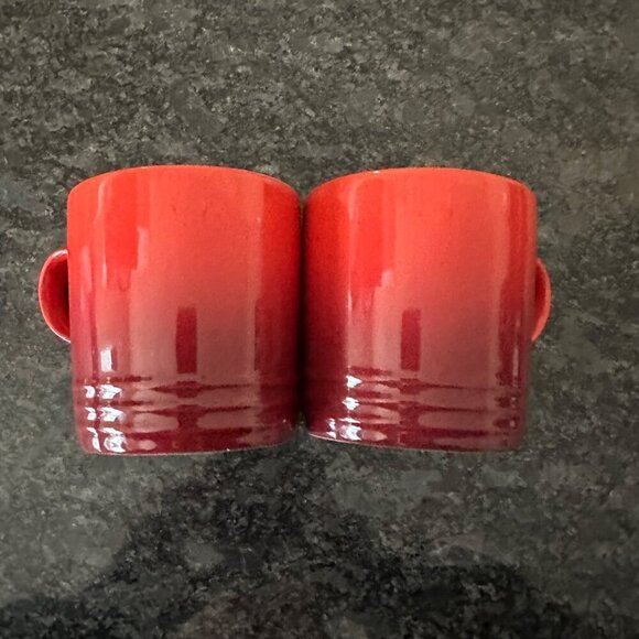 New Le Creuset Stoneware Set of 2 Cerise Red 12oz Mugs Dishwasher Safe No Chip - Picture 7 of 9